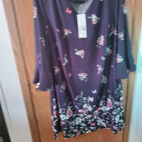 Dress - Picture 2 of 4